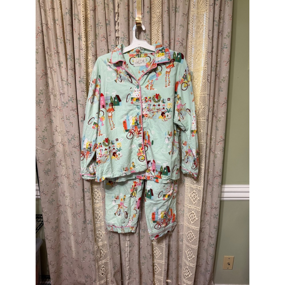 The Cat's Pajamas Christmas Flannel Pajama Set Roller Skates Large EUC